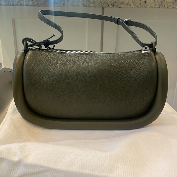 SOLD!!!!!   NWT JW ANDERSON THE BUMPER BAG IN DARK OLIVE. - Picture 6 of 13